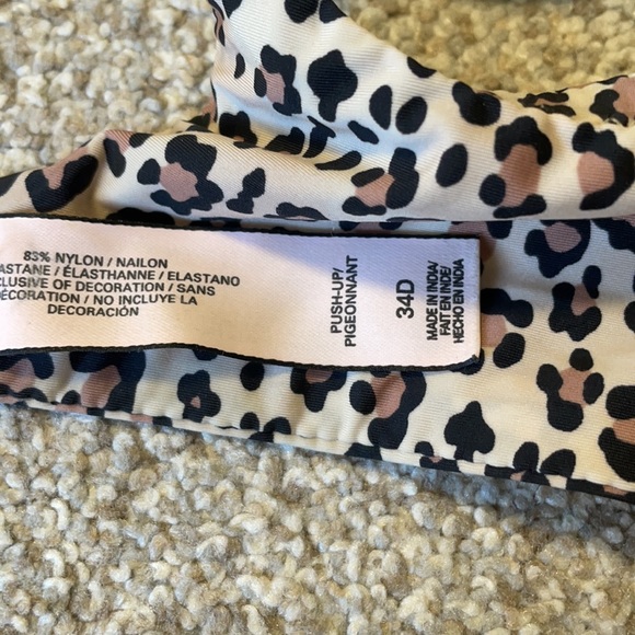 Victoria’s Secret Leopard Print Push Up Bra EUC 34D - Picture 5 of 8